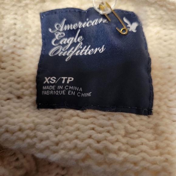 American Eagle Outfitters Cream Crew Neck Cable Knit Sweater Pullover - Picture 4 of 4